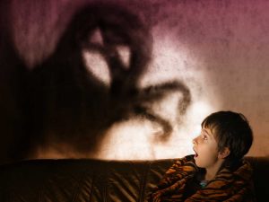Co dělat, když se dítě bojí tmy