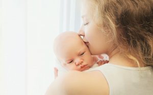 Jak správně nechat odříhnout novorozence