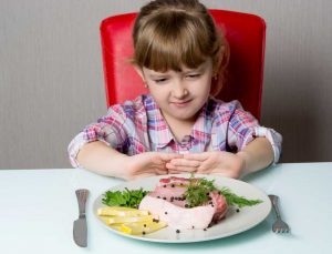 dítě nejí maso