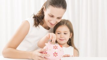 Jak ušetřit peníze na mateřské